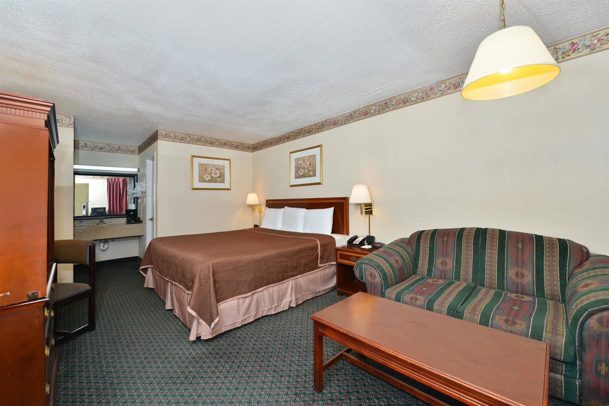 Americas Best Value Inn - Fredericksburg North Exteriör bild