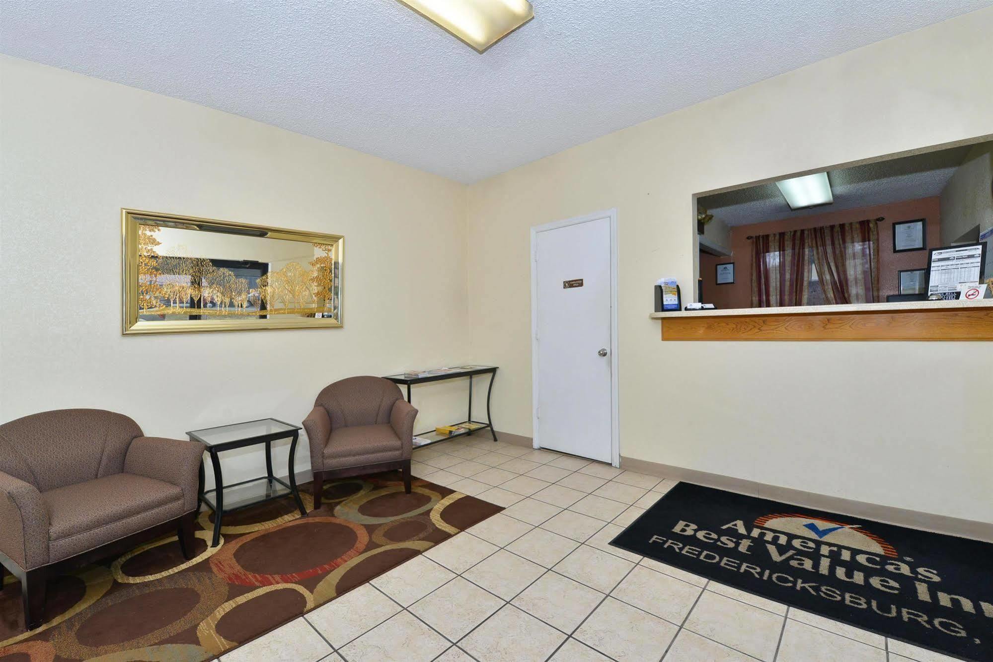 Americas Best Value Inn - Fredericksburg North Exteriör bild