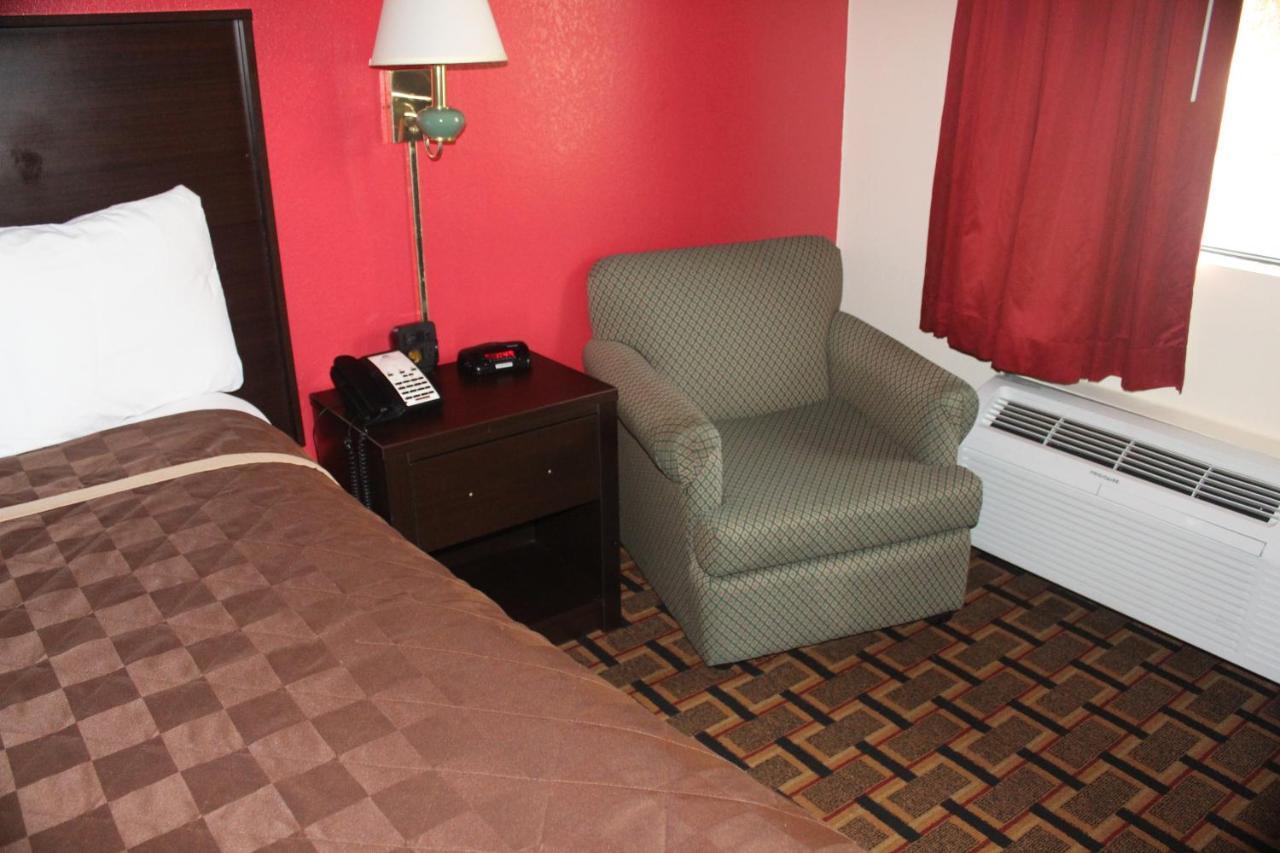 Americas Best Value Inn - Fredericksburg North Exteriör bild